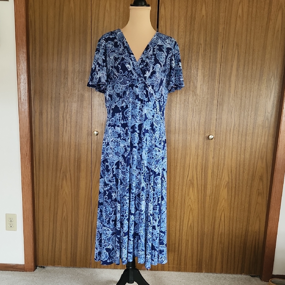 NorthStyle Blue Floral Midi Dress. Never worn.